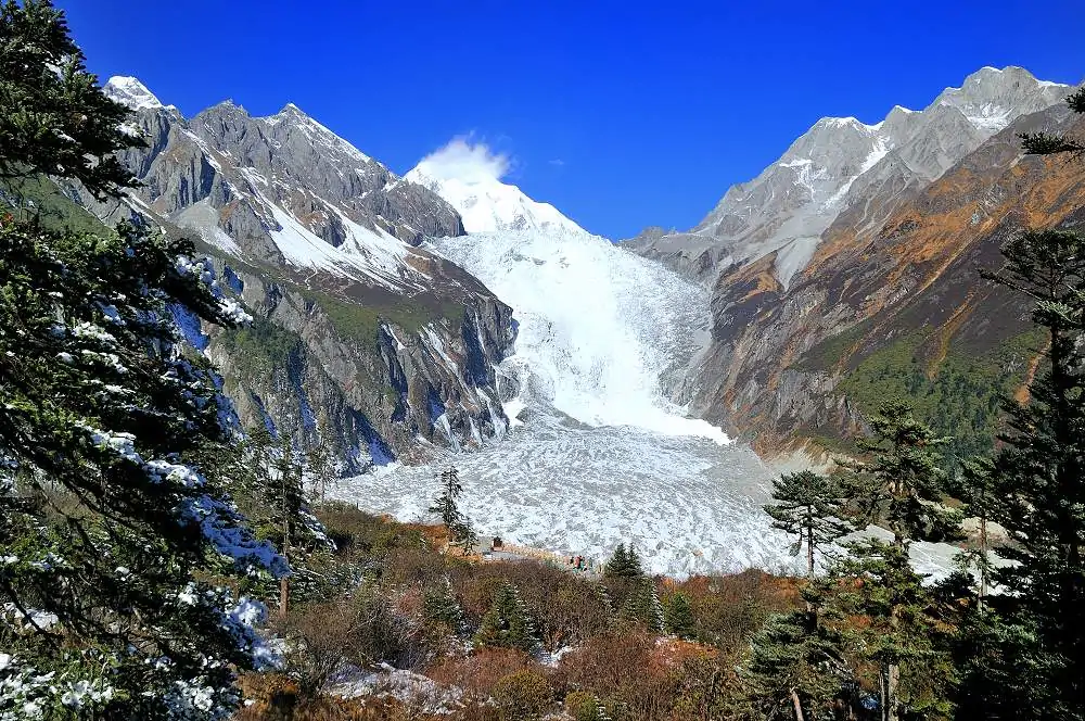 /hlg-cms/ueditor/download?id=869021272145838080